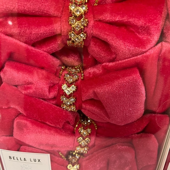 NIB | Bella Lux - Bright Pink Velvet Bow Clips Set of 4 bows (per box) - Picture 2 of 3